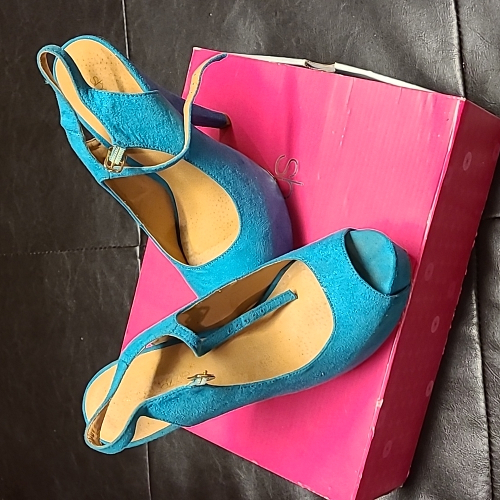 Womens high heel shoes
